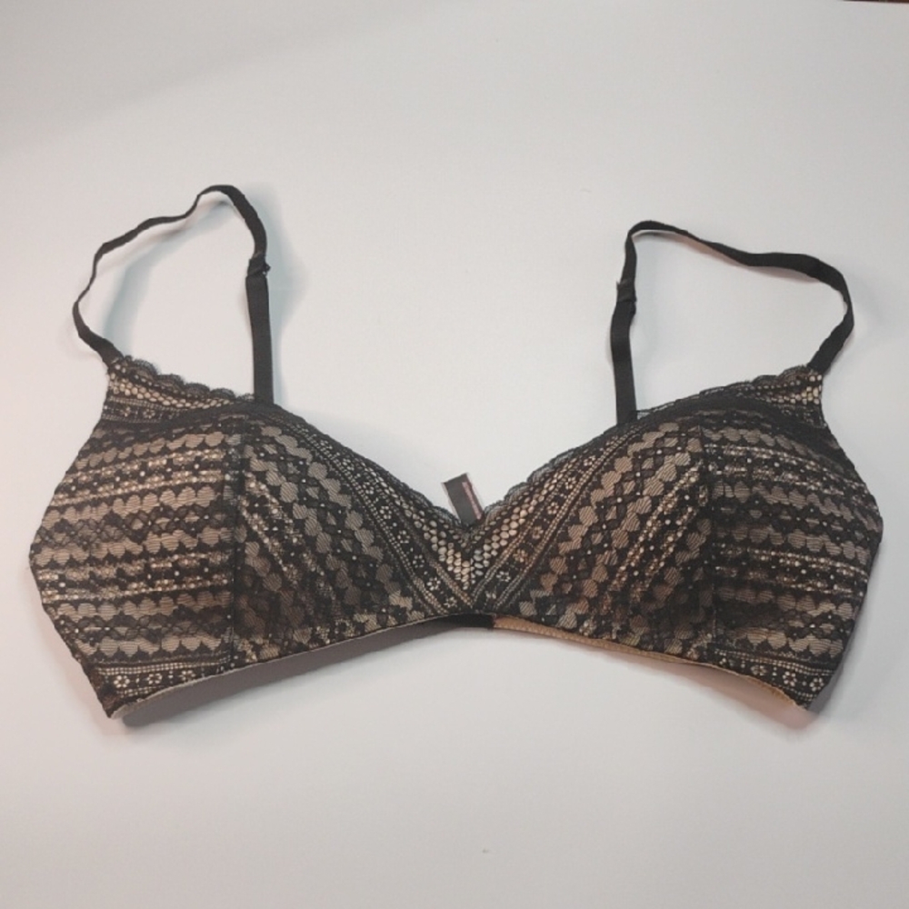 Victoria's Secret San Armature Black and Tan Floral Lace Bra No Wire Size 36D